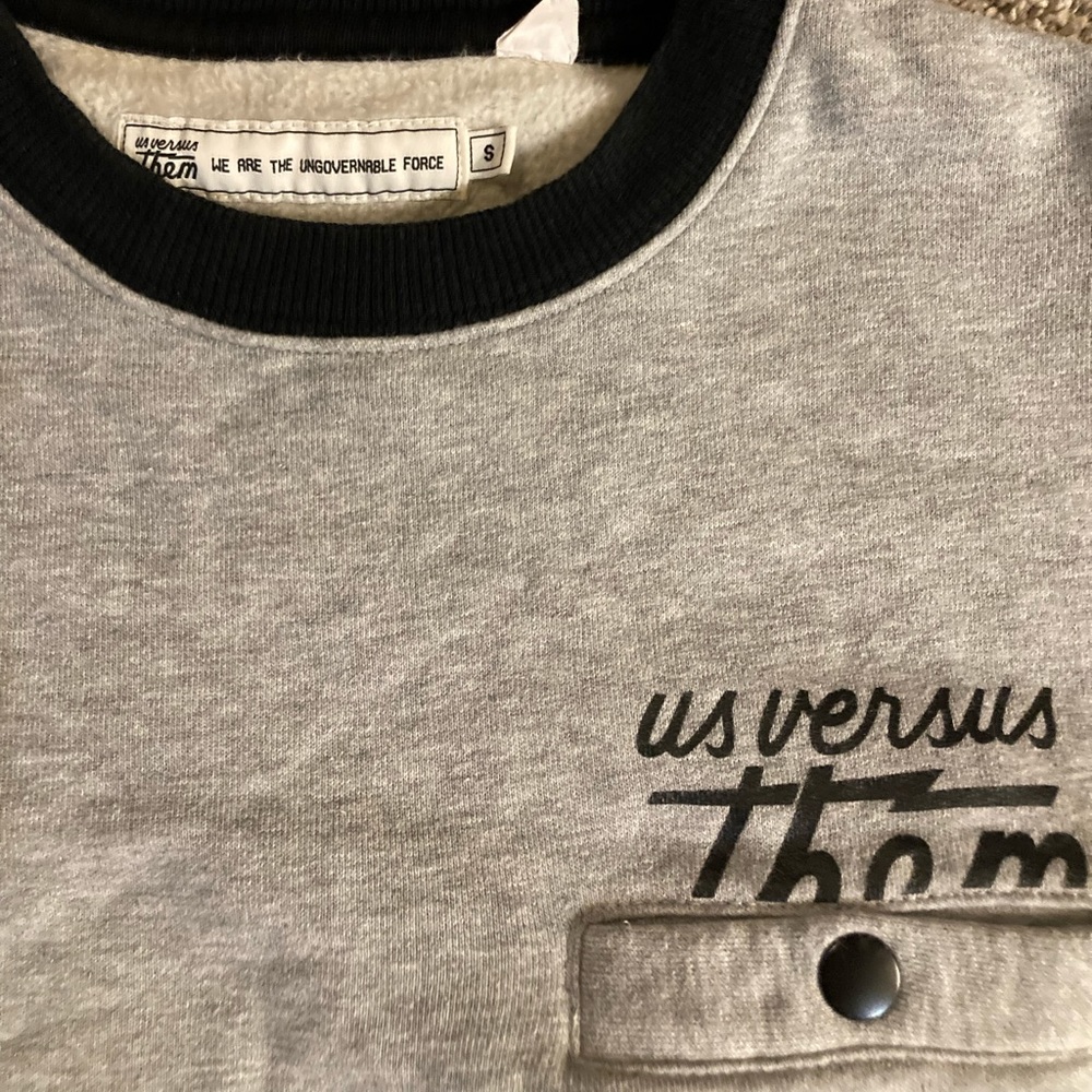 Us Versus Them Crew neck Sweater Sz Small - Picture 3 of 3